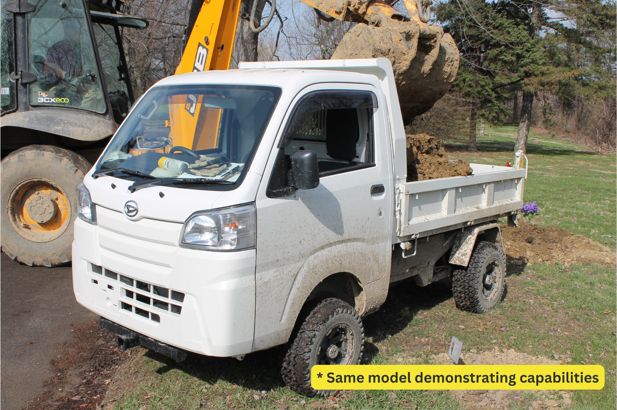 dirt-dumping-into-hijet-hd-dump